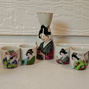 Japanese Sake Carafe And Cups 5 Piece Set  Geisha Porcelain Made In Japan
